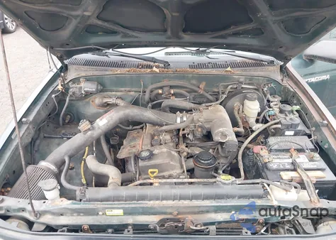 2001 Toyota Tacoma from USA, damaged, VIN 5TENL42N01Z795436